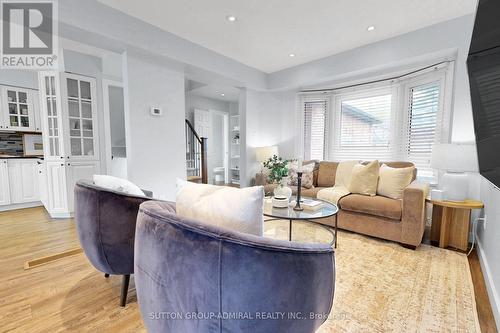 14 Windham Crescent, Clarington, ON - Indoor Photo Showing Living Room