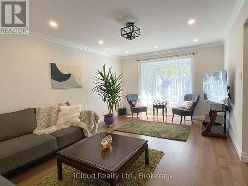 73 Wright Crescent, Caledon, ON - Indoor Photo Showing Living Room
