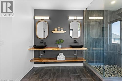 7365 Jonathan Drive, Niagara Falls, ON - Indoor Photo Showing Bathroom