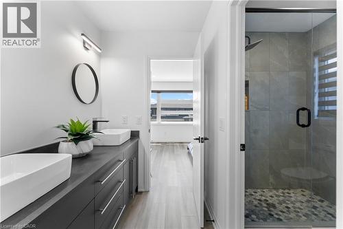 7365 Jonathan Drive, Niagara Falls, ON - Indoor Photo Showing Bathroom