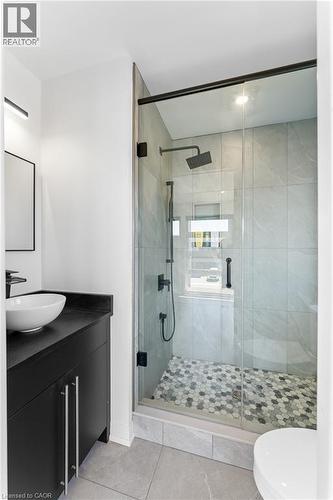 7365 Jonathan Drive, Niagara Falls, ON - Indoor Photo Showing Bathroom
