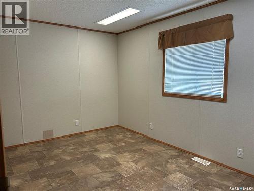 17 2004 Alice Road, Estevan, SK 