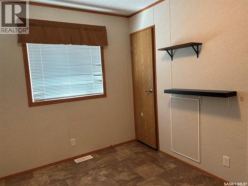 17 2004 Alice Road, Estevan, SK 