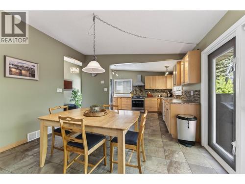 902 26Th Street, Castlegar, BC - Indoor Photo Showing Dining Room