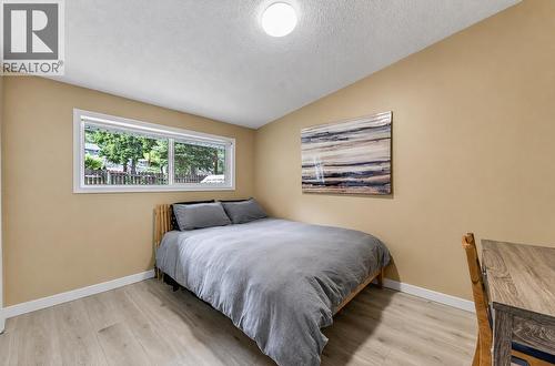 902 26Th Street, Castlegar, BC - Indoor Photo Showing Bedroom