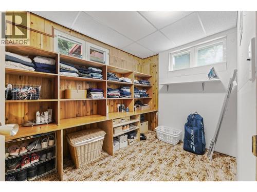 902 26Th Street, Castlegar, BC - Indoor