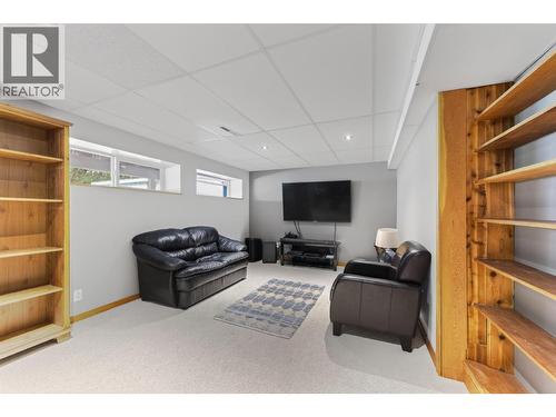 902 26Th Street, Castlegar, BC - Indoor