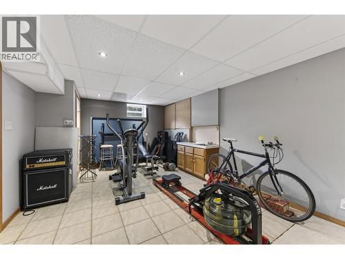 902 26Th Street, Castlegar, BC - Indoor Photo Showing Gym Room