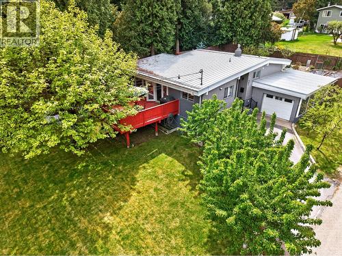 902 26Th Street, Castlegar, BC - Outdoor With Deck Patio Veranda