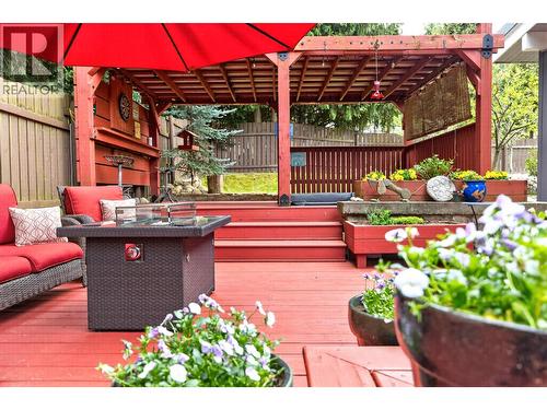 902 26Th Street, Castlegar, BC - Outdoor With Deck Patio Veranda