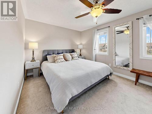 195 Banting Crescent, Essa, ON - Indoor Photo Showing Bedroom
