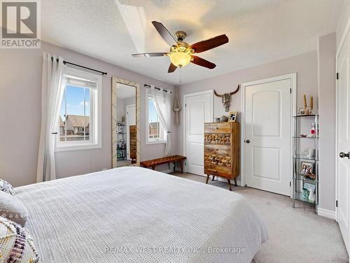 195 Banting Crescent, Essa, ON - Indoor Photo Showing Bedroom