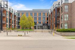 204 - 210 SABINA DRIVE E Oakville, ON L6H 0W6