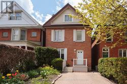 122 KENT STREET  Hamilton, ON L8P 3Z3