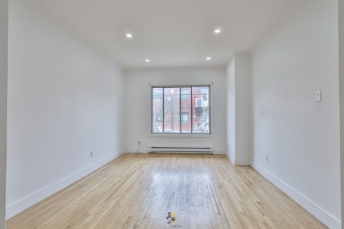 Chambre à coucher principale - 11827 Rue Joseph-Casavant, Montréal (Ahuntsic-Cartierville), QC - Indoor Photo Showing Other Room