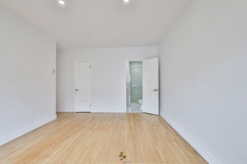Chambre à coucher principale - 11827 Rue Joseph-Casavant, Montréal (Ahuntsic-Cartierville), QC - Indoor Photo Showing Other Room
