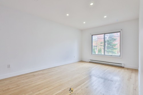 Salle à manger - 11827 Rue Joseph-Casavant, Montréal (Ahuntsic-Cartierville), QC - Indoor Photo Showing Other Room