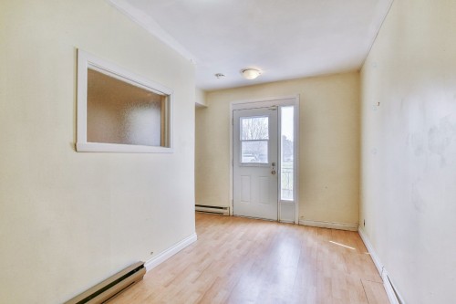 Entry - 37  - 37A Av. Byette, Sainte-Agathe-Des-Monts, QC 