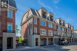 13 SLINGSBY LANE Toronto, ON M2N 0H7