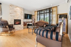 Family Room - 