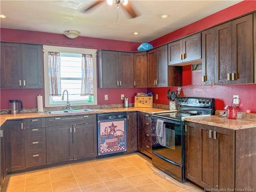 33 Hillcrest Ave, Hartland, NB 