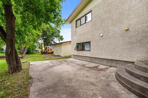 418 Netley Ave, Selkirk, MB 