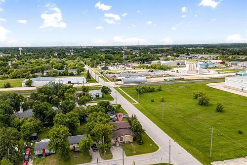 418 Netley Ave, Selkirk, MB 