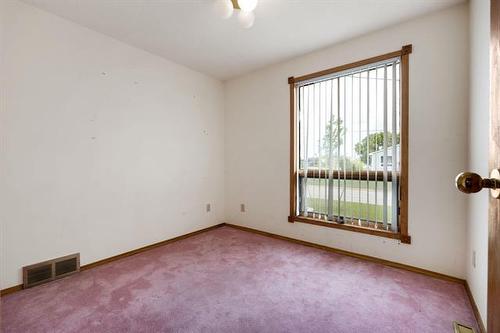 418 Netley Ave, Selkirk, MB 