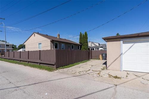 1187 Mountain Ave, Winnipeg, MB 