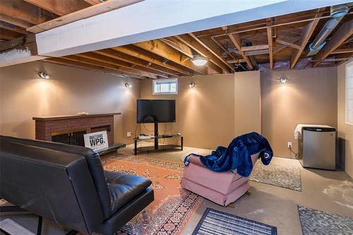 1187 Mountain Ave, Winnipeg, MB 