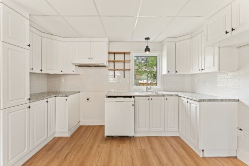 Cuisine - 1098 Ch. De Knowlton, Lac-Brome, QC 