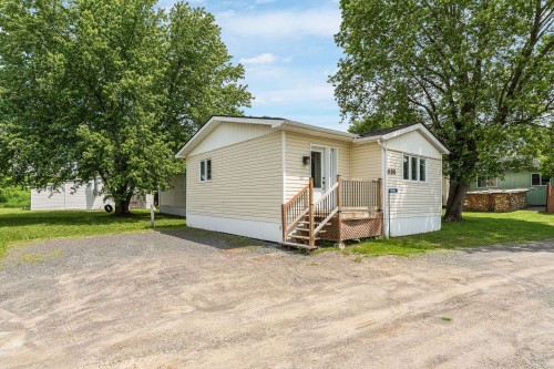 Façade - 1098 Ch. De Knowlton, Lac-Brome, QC 