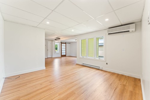 Salon - 1098 Ch. De Knowlton, Lac-Brome, QC 