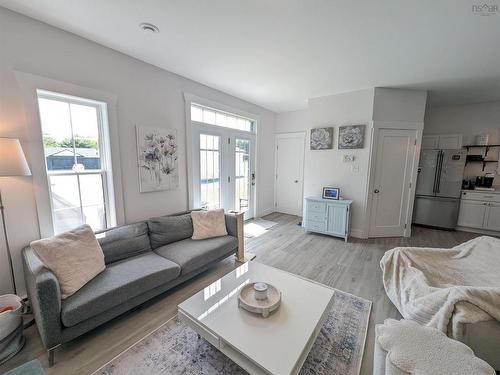 8 Matts Way, Enfield, NS 