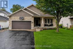 452 LANDSWOOD WAY  Ottawa, ON K2S 0A4