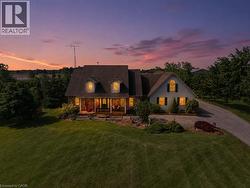 98 SMITH Road  Stoney Creek, ON L8J 2Z3