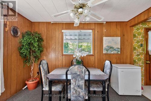 24 Poplar Drive, Tiny, ON - Indoor Photo Showing Dining Room