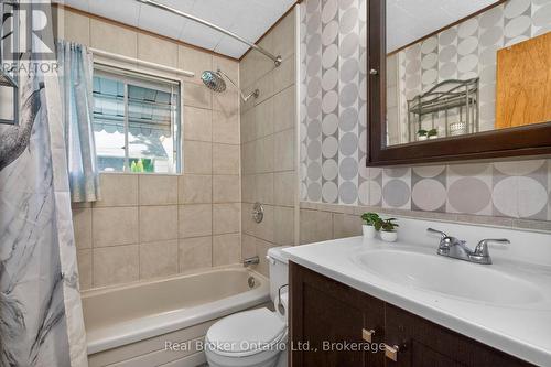 24 Poplar Drive, Tiny, ON - Indoor Photo Showing Bathroom