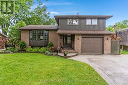 7 BLUE HERON COURT  Woolwich, ON N3B 1S6
