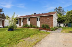 316 Rue George-Parker Gatineau (Buckingham), QC J8L 2C1
