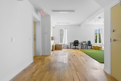 Mud Room - 37 Av. Cartier, Pointe-Claire, QC - Indoor Photo Showing Other Room