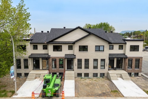 Front of Structure - 102-127Z Mtée Des Trinitaires, Saint-Basile-Le-Grand, QC - Outdoor With Facade