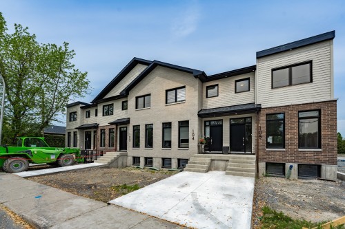 Front of Structure - 102-127Z Mtée Des Trinitaires, Saint-Basile-Le-Grand, QC - Outdoor With Facade