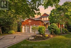7 CALLANDER COURT  Ajax, ON L1S 7M5