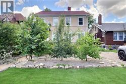 956 VICTORIA Windsor, ON N9A 4N4
