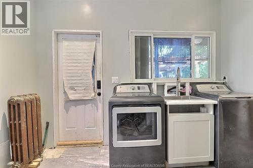 956 Victoria, Windsor, ON 