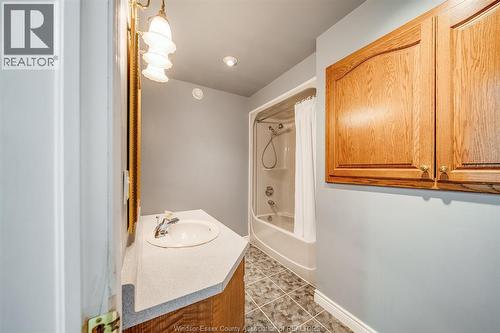 1694 Chornoby, Tecumseh, ON 