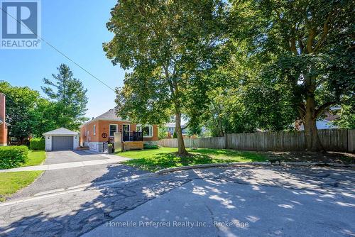966 NOBLE PLACE  Peterborough (Otonabee Ward 1), ON K9J 5P6