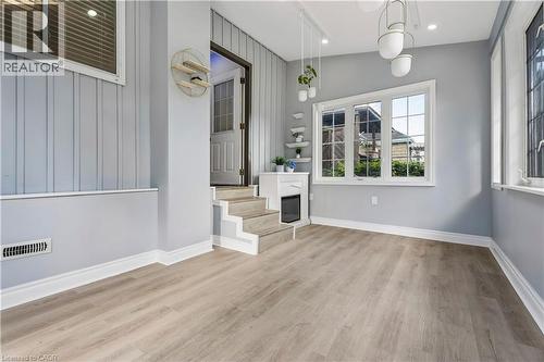 180 Campbell Avenue, Hamilton, ON - Indoor Photo Showing Other Room