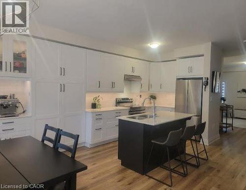 16 Raspberry Lane, Mount Hope, ON 